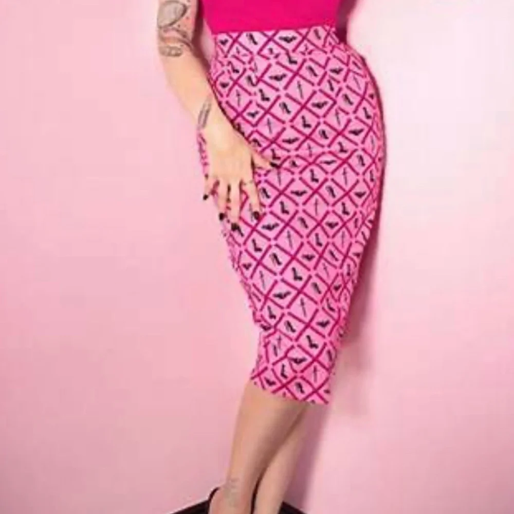 Vixen by Micheline Pitt x Ryan Heshka pencil skirt - Picture 2 of 8